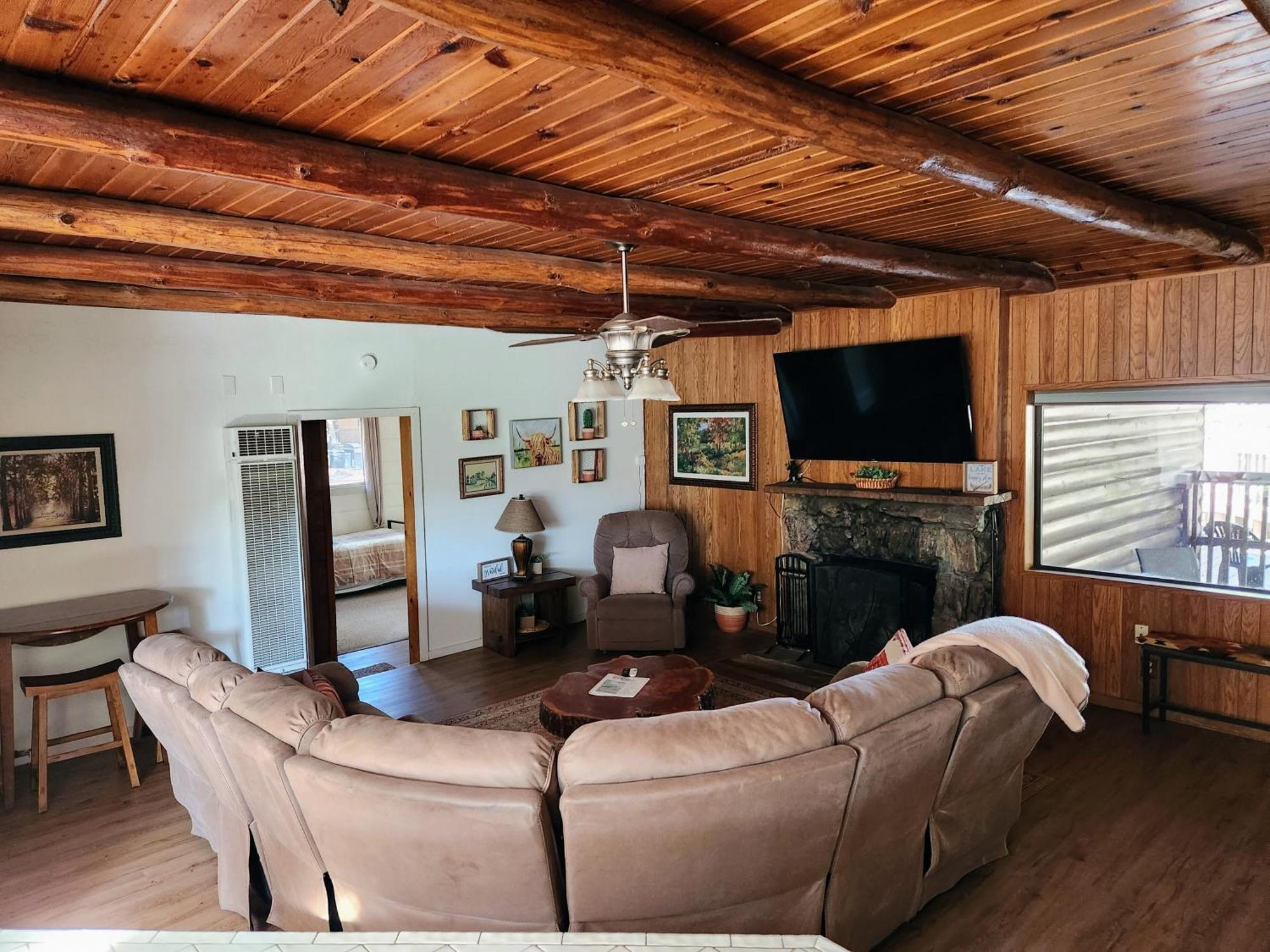 Lazy Oaks Resort パイントップ・レイクサイド エクステリア 写真