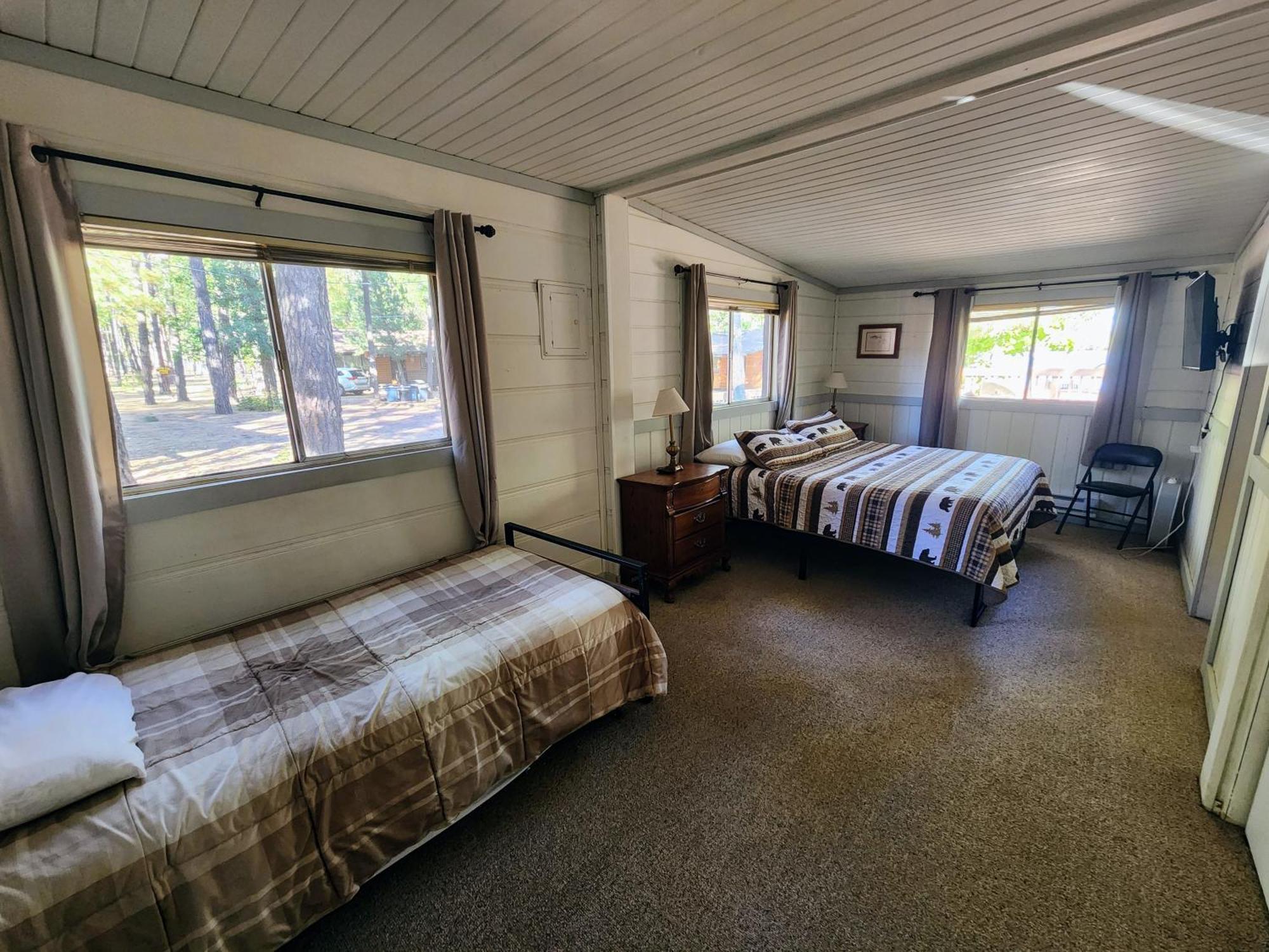 Lazy Oaks Resort パイントップ・レイクサイド エクステリア 写真