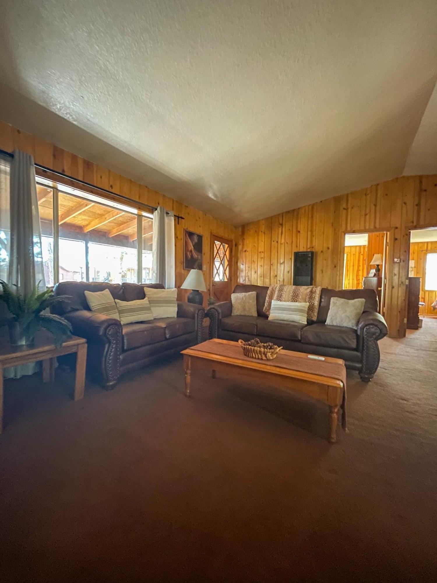 Lazy Oaks Resort パイントップ・レイクサイド 部屋 写真