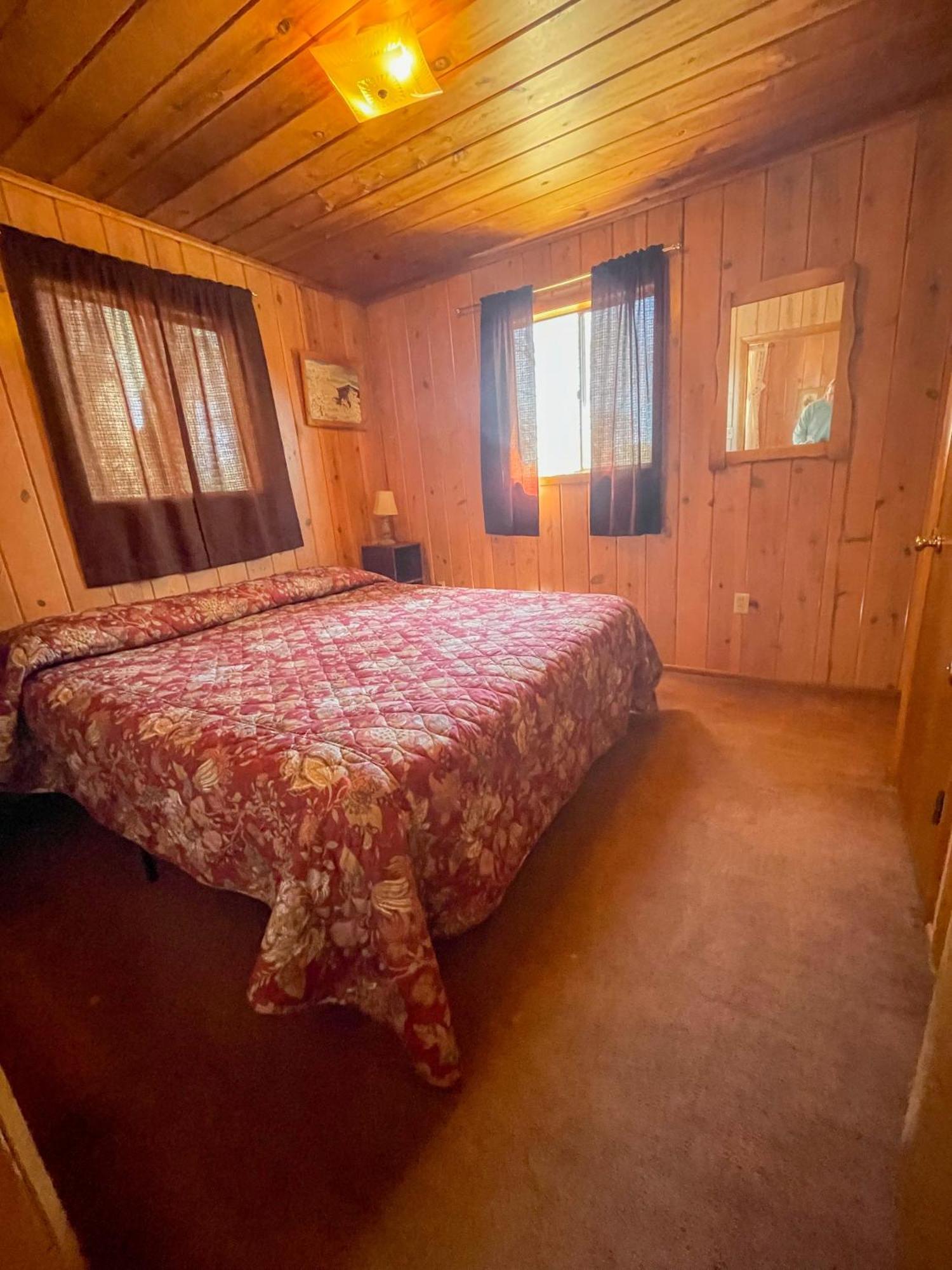 Lazy Oaks Resort パイントップ・レイクサイド 部屋 写真