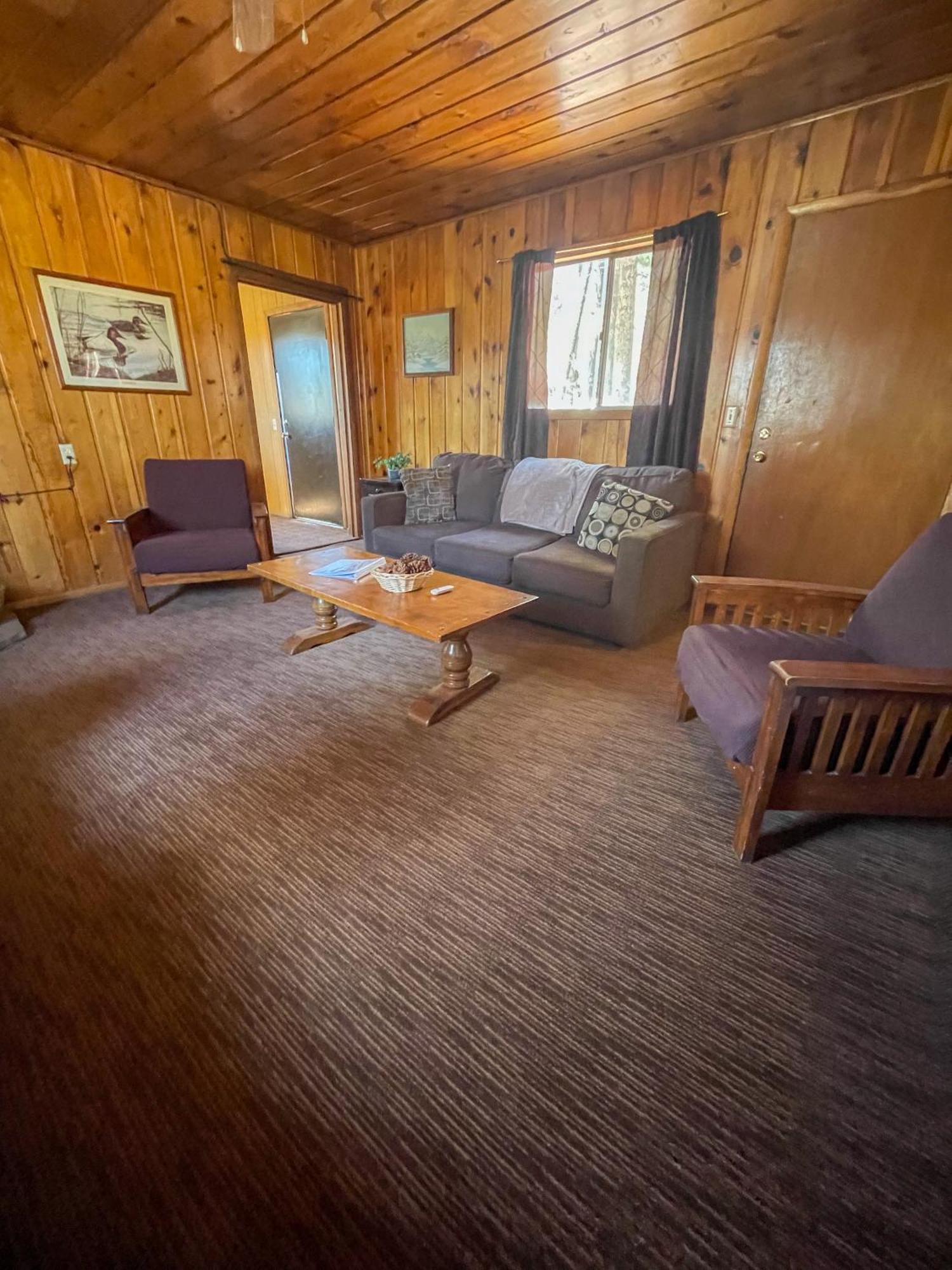 Lazy Oaks Resort パイントップ・レイクサイド 部屋 写真