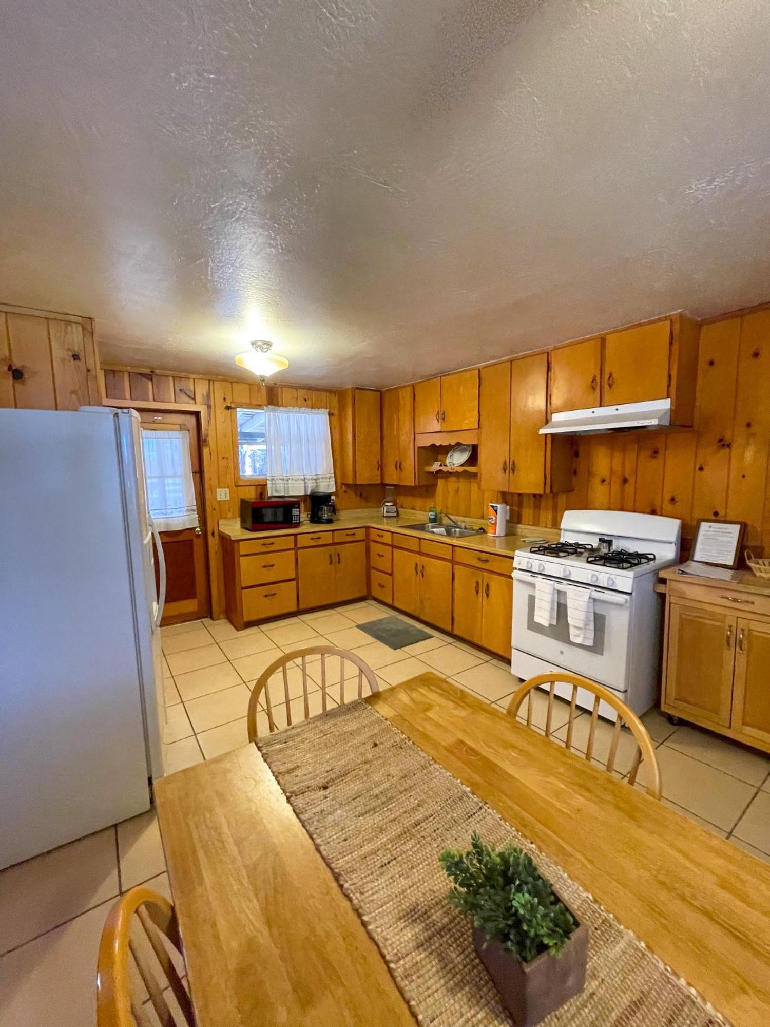 Lazy Oaks Resort パイントップ・レイクサイド 部屋 写真