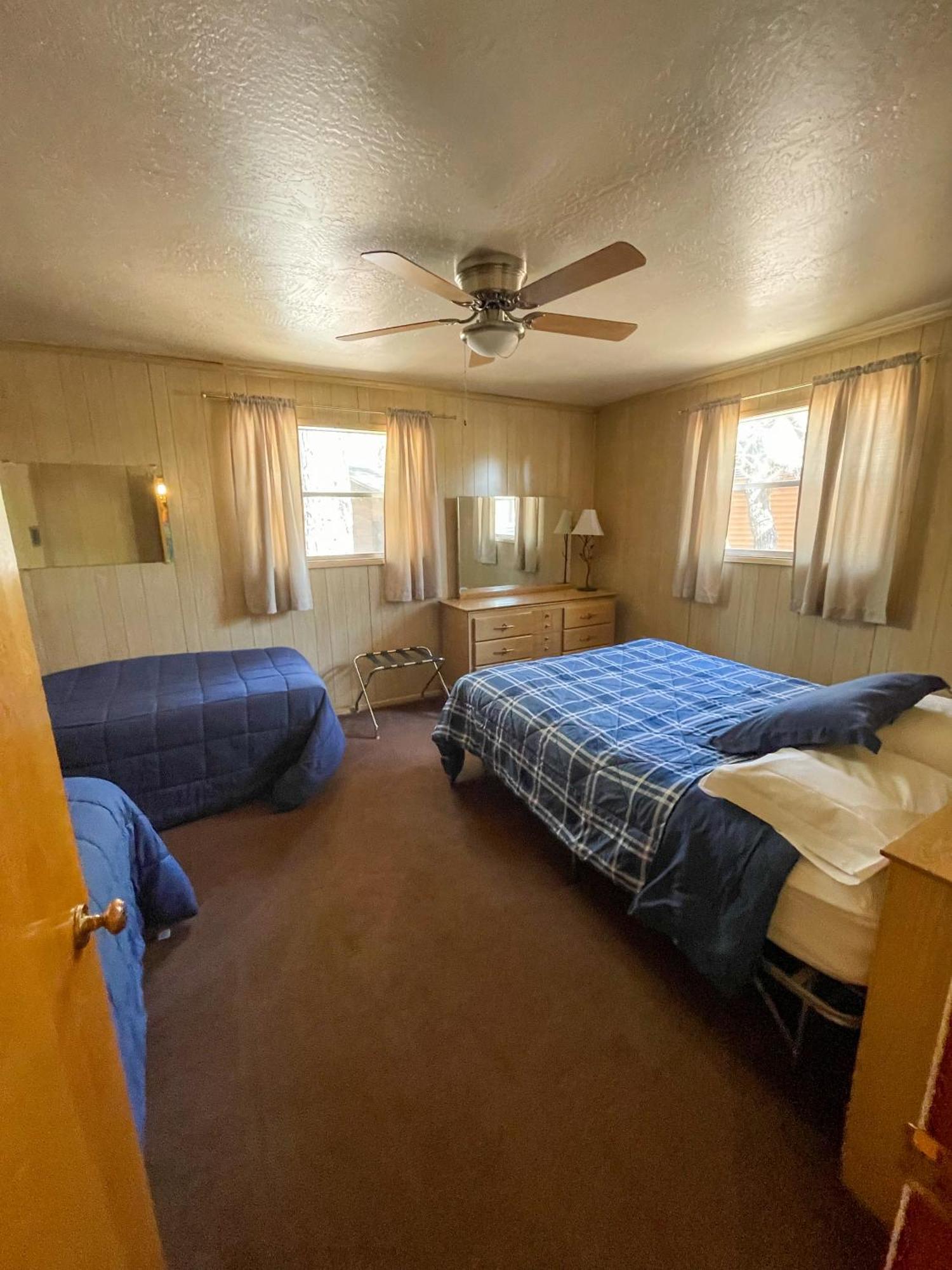 Lazy Oaks Resort パイントップ・レイクサイド 部屋 写真