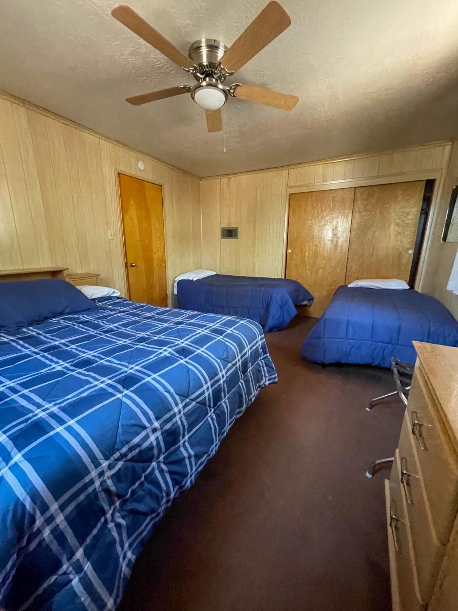 Lazy Oaks Resort パイントップ・レイクサイド 部屋 写真