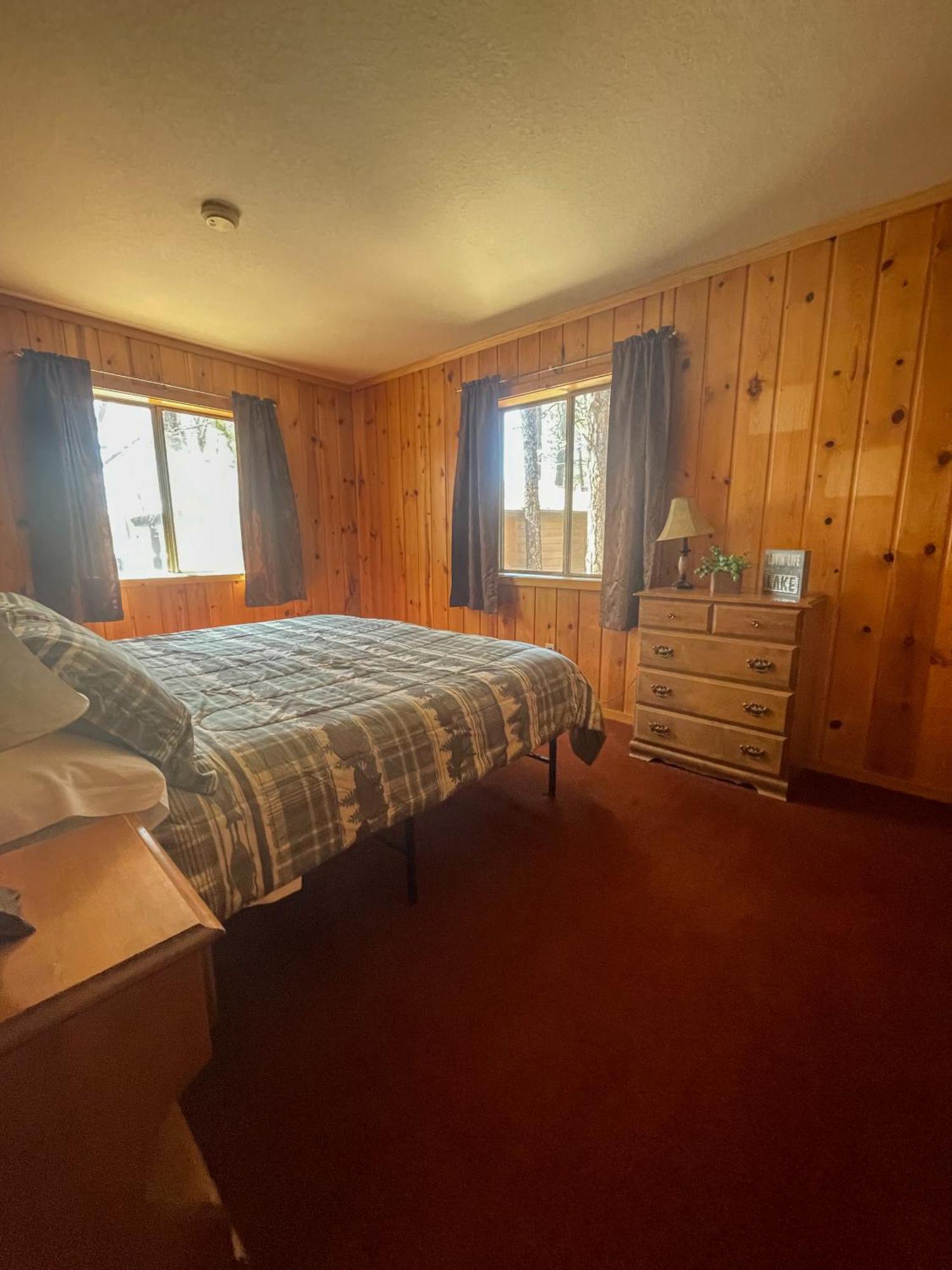 Lazy Oaks Resort パイントップ・レイクサイド 部屋 写真