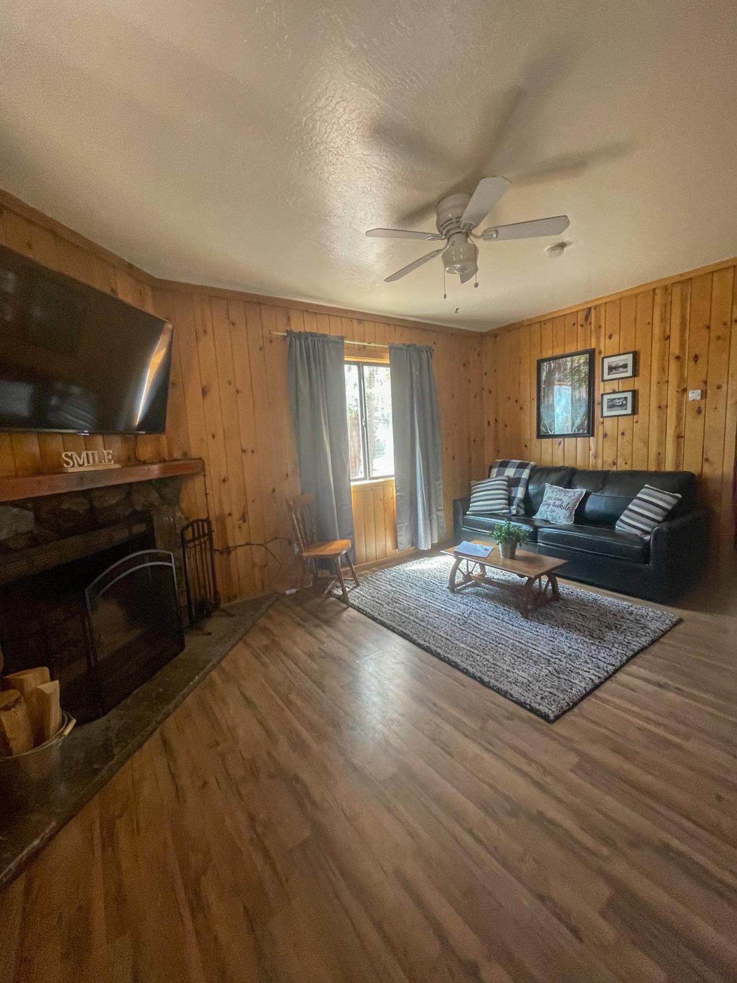 Lazy Oaks Resort パイントップ・レイクサイド 部屋 写真
