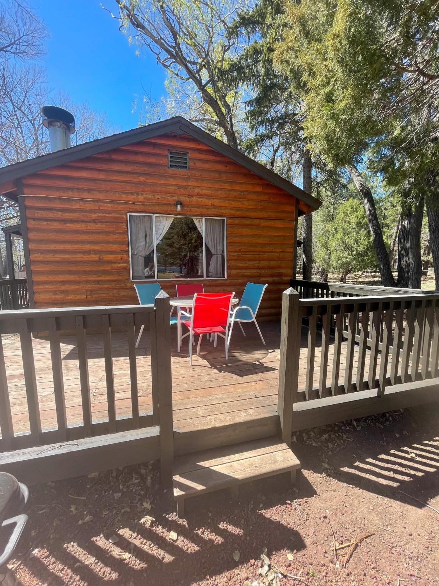 Lazy Oaks Resort パイントップ・レイクサイド 部屋 写真