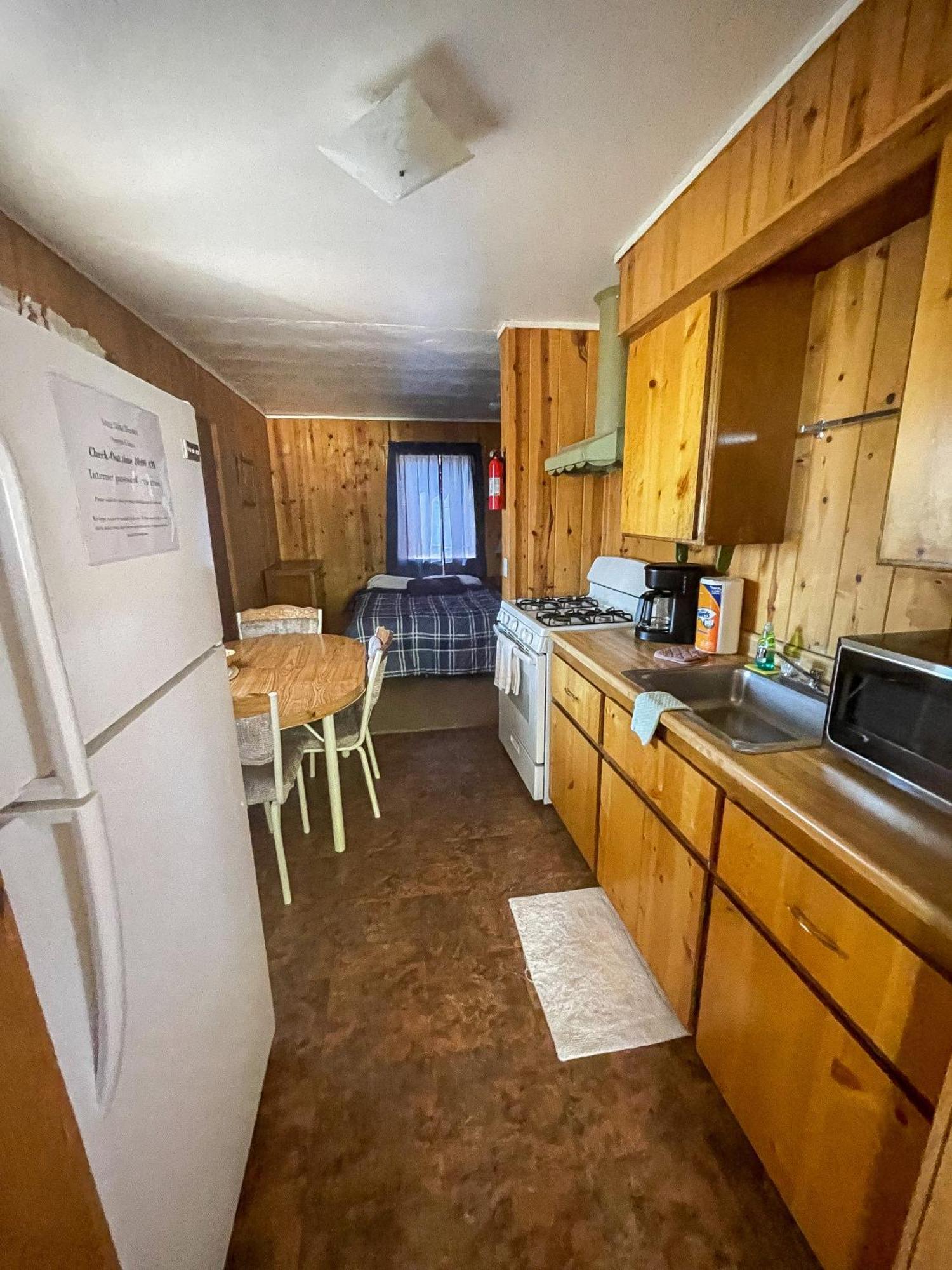 Lazy Oaks Resort パイントップ・レイクサイド 部屋 写真