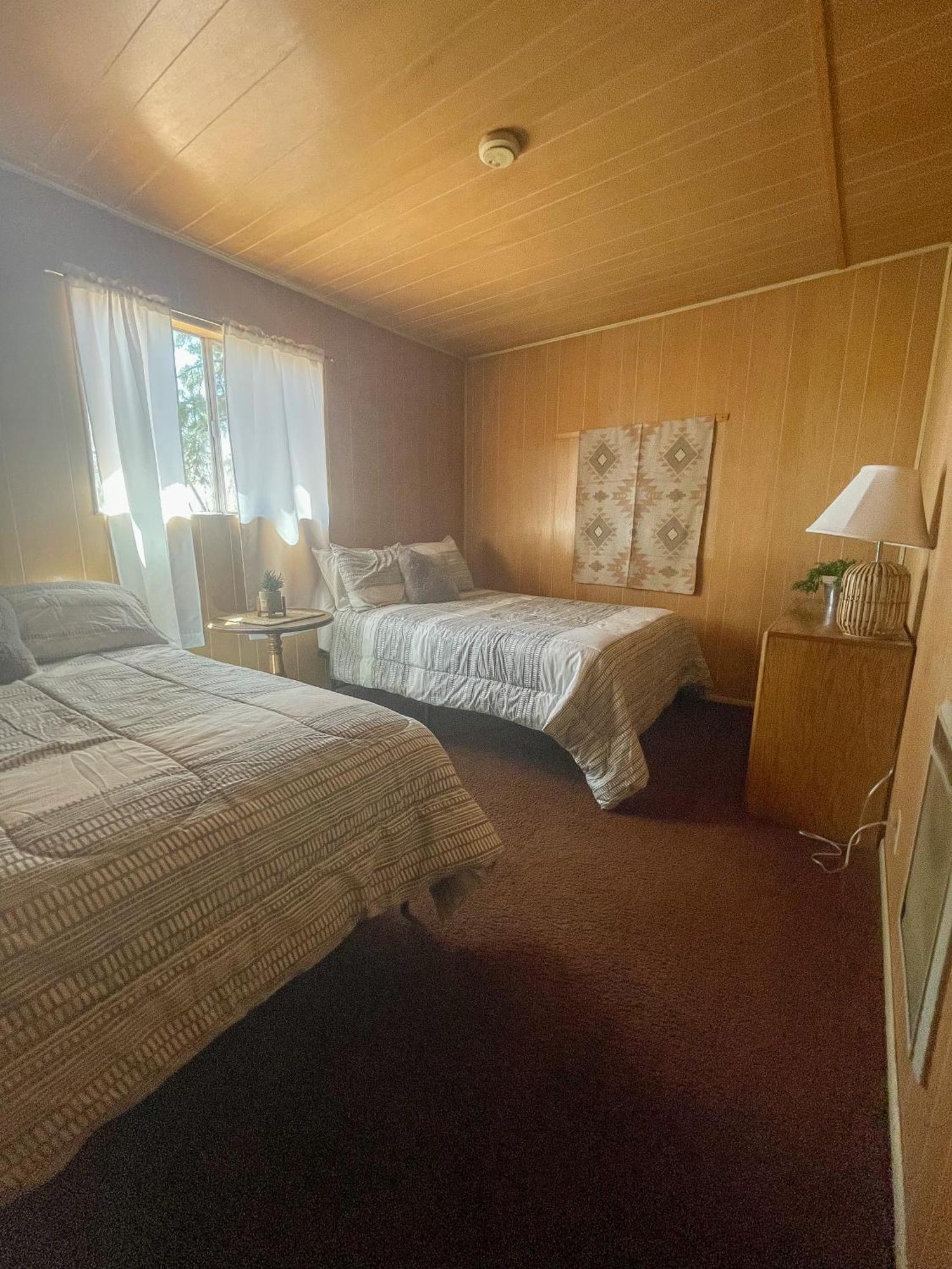 Lazy Oaks Resort パイントップ・レイクサイド 部屋 写真