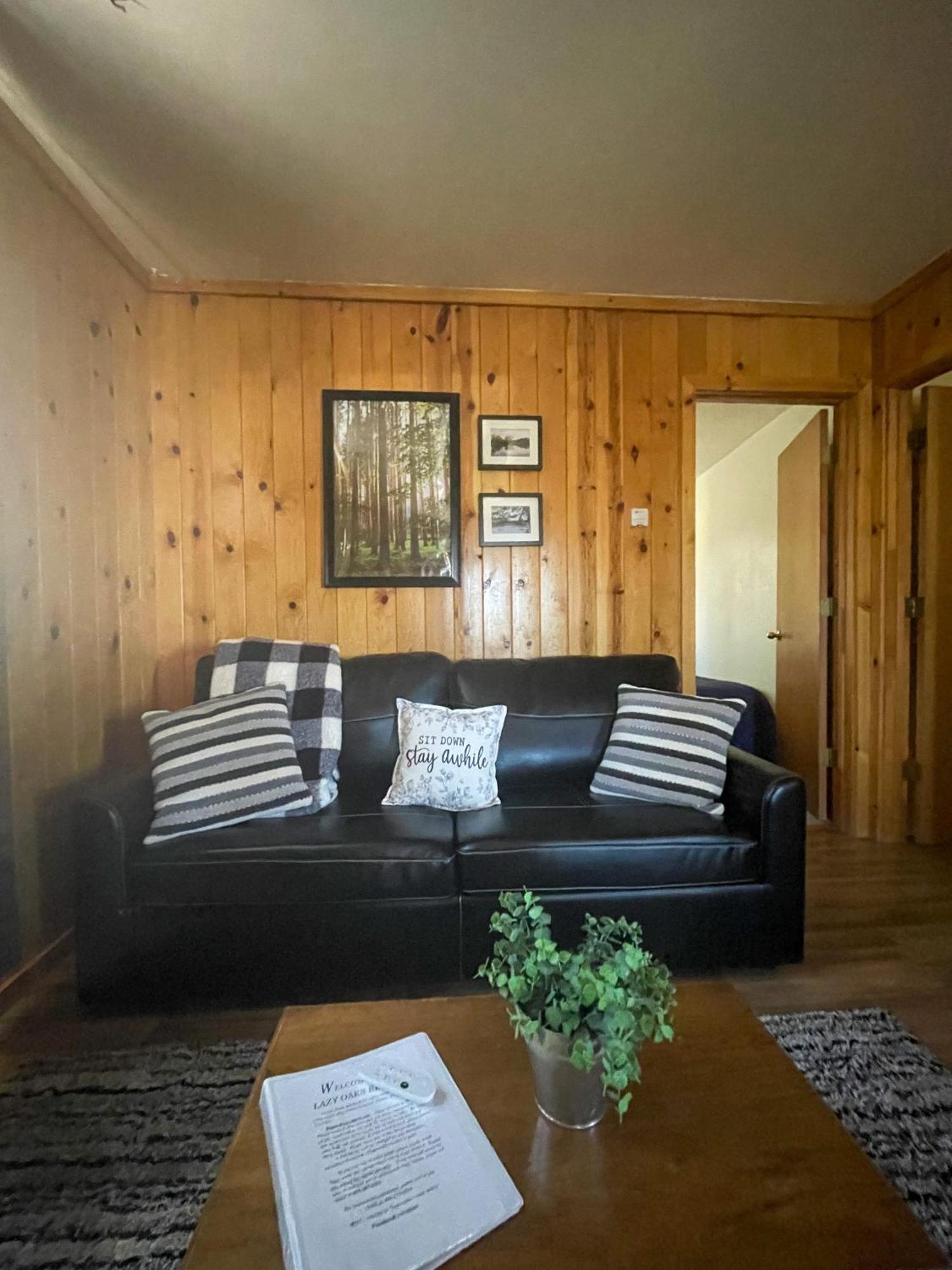 Lazy Oaks Resort パイントップ・レイクサイド 部屋 写真